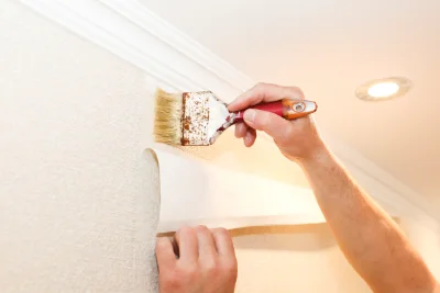 Pose de papier peint à Ciamannacce — revêtements muraux et toiles de verre